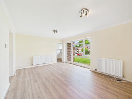 3 bedroom Flat for sale in Robin Way, Tilehurst, Reading, RG31