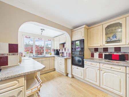 3 bedroom Terraced House for sale in Carron Close, Tilehurst, Reading, RG30
