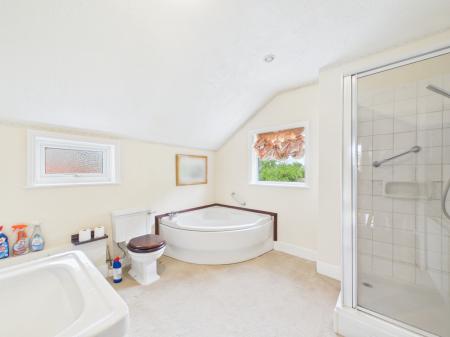 2 bedroom Semi-detached house for sale in Victoria Road, Tilehurst, Reading, RG31