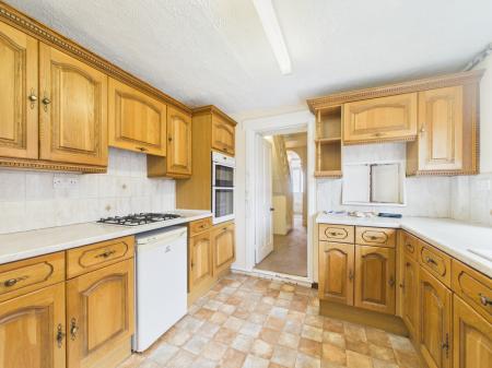 2 bedroom Semi-detached house for sale in Victoria Road, Tilehurst, Reading, RG31