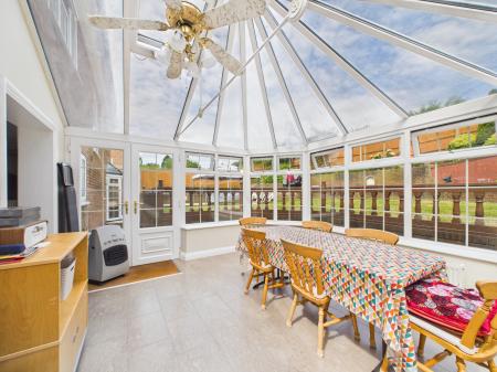4 bedroom Detached house for sale in Fairway Avenue, Tilehurst, Reading, RG30