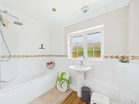 4 bedroom Detached house for sale in Fairway Avenue, Tilehurst, Reading, RG30