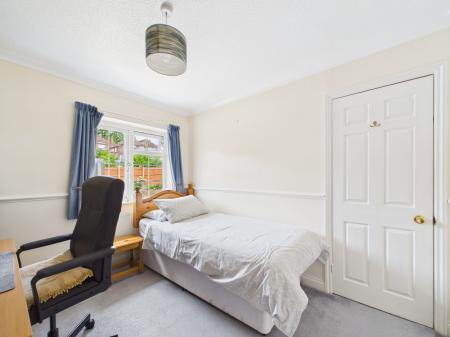 4 bedroom Detached house for sale in Fairway Avenue, Tilehurst, Reading, RG30