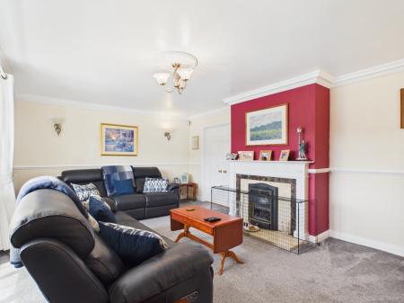4 bedroom Detached house for sale in Fairway Avenue, Tilehurst, Reading, RG30
