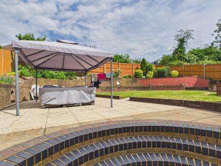 4 bedroom Detached house for sale in Fairway Avenue, Tilehurst, Reading, RG30