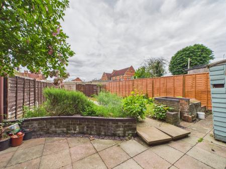 2 bedroom Terraced House for sale in August End, West Reading, Reading, RG30