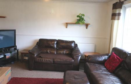 3 bedroom Terraced House to let in Circuit Lane, Reading, RG30