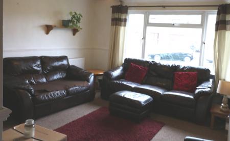 3 bedroom Terraced House to let in Circuit Lane, Reading, RG30