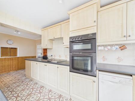 3 bedroom Detached house for sale in Wychwood Crescent, Earley, Reading, RG6
