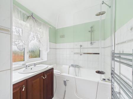 3 bedroom Detached house for sale in Wychwood Crescent, Earley, Reading, RG6