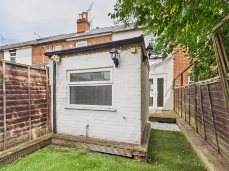 2 bedroom Terraced House to let in Little Street, Reading, RG1