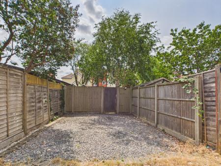 4 bedroom Terraced House for sale in Norcot Road, Tilehurst, Reading, RG30