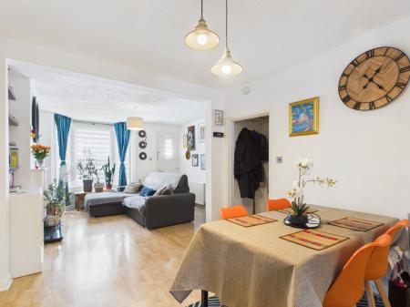4 bedroom Terraced House for sale in Norcot Road, Tilehurst, Reading, RG30
