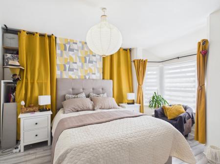 4 bedroom Terraced House for sale in Norcot Road, Tilehurst, Reading, RG30
