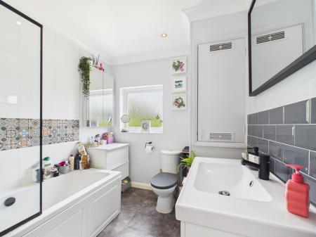 4 bedroom Terraced House for sale in Norcot Road, Tilehurst, Reading, RG30