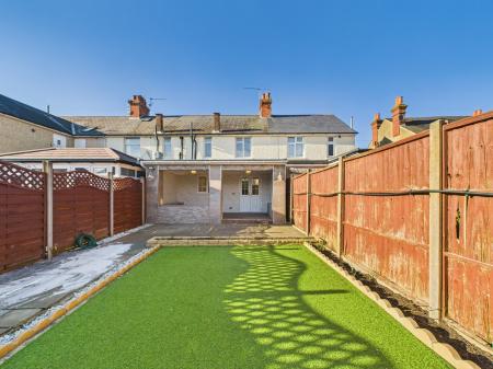 3 bedroom Terraced House to let in School Road, Tilehurst, RG31