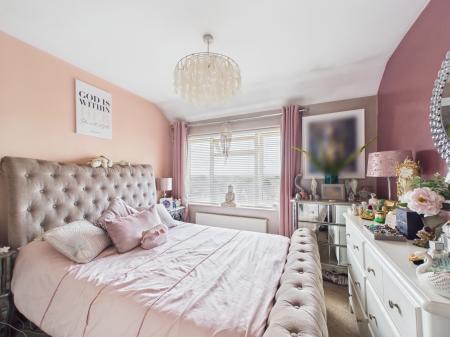 3 bedroom Semi-detached house for sale in Royal Avenue, Calcot, Reading, RG31