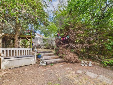 3 bedroom Semi-detached house for sale in Royal Avenue, Calcot, Reading, RG31