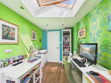 3 bedroom Semi-detached house for sale in Royal Avenue, Calcot, Reading, RG31