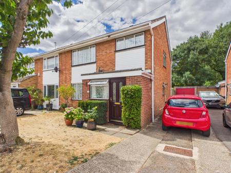 4 bedroom Semi-detached house for sale in Underwood Road, Southcote, Reading, RG30