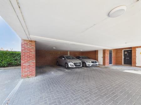 2 bedroom Flat to let in 644 Oxford Road, Reading, RG30