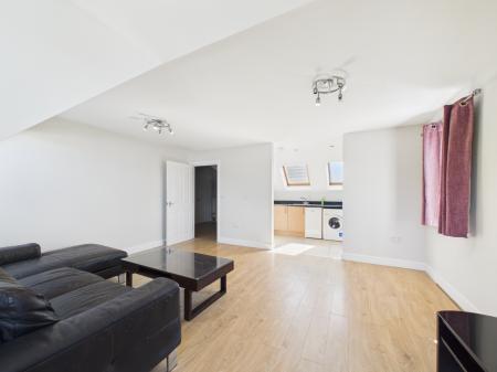 2 bedroom Flat to let in 644 Oxford Road, Reading, RG30