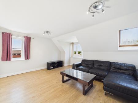 2 bedroom Flat to let in 644 Oxford Road, Reading, RG30