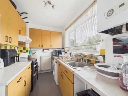 2 bedroom Maisonette for sale in Lower Elmstone Drive, Tilehurst, Reading, RG31