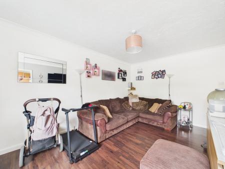 2 bedroom Maisonette for sale in Lower Elmstone Drive, Tilehurst, Reading, RG31