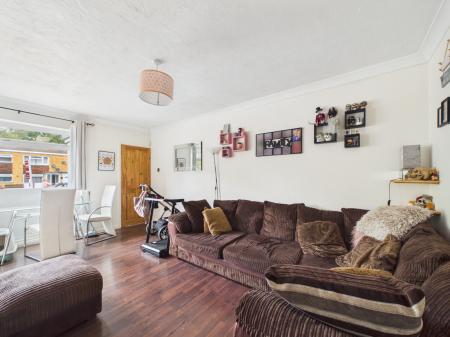 2 bedroom Maisonette for sale in Lower Elmstone Drive, Tilehurst, Reading, RG31