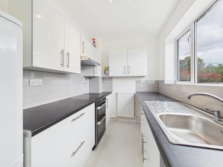 2 bedroom Maisonette for sale in Lower Elmstone Drive, Tilehurst, Reading, RG31