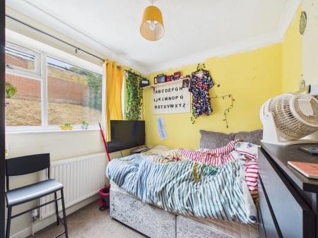 2 bedroom Maisonette for sale in Lower Elmstone Drive, Tilehurst, Reading, RG31