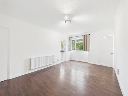 2 bedroom Maisonette for sale in Lower Elmstone Drive, Tilehurst, Reading, RG31