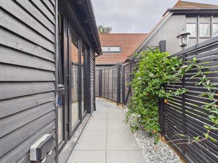 3 bedroom Barn Conversion for sale in Old Barn Old Grange Close, Calcot, Reading, RG31
