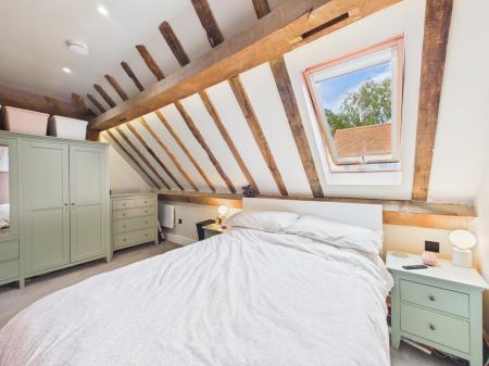 3 bedroom Barn Conversion for sale in Old Barn Old Grange Close, Calcot, Reading, RG31