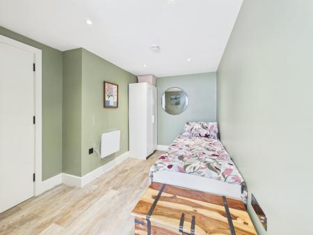 3 bedroom Barn Conversion for sale in Old Barn Old Grange Close, Calcot, Reading, RG31