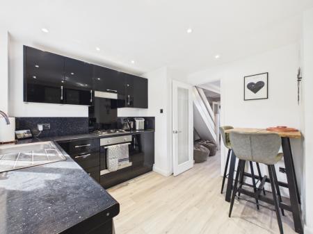 2 bedroom Town house for sale in Minton Close, Tilehurst, Reading, RG30