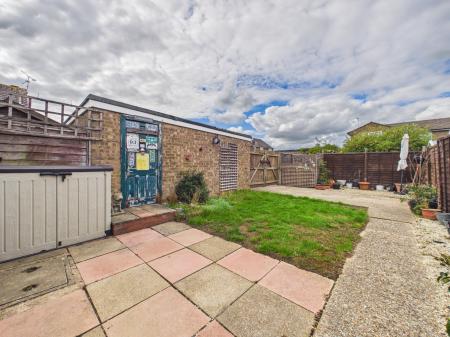 3 bedroom Semi-detached house for sale in Ashwood Close, Tilehurst, Reading, RG31
