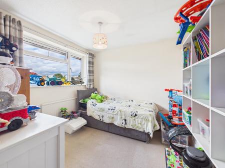3 bedroom Semi-detached house for sale in Ashwood Close, Tilehurst, Reading, RG31