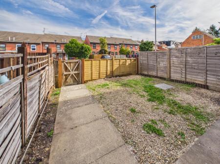 1 bedroom Semi-detached house to let in Rona Court, Reading, RG30
