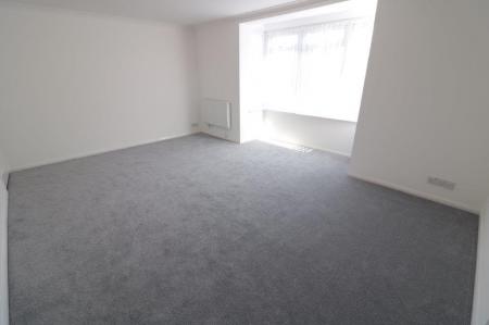 2 bedroom Flat to let in Canford Court, Reading, RG30