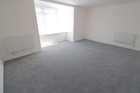 2 bedroom Flat to let in Canford Court, Reading, RG30