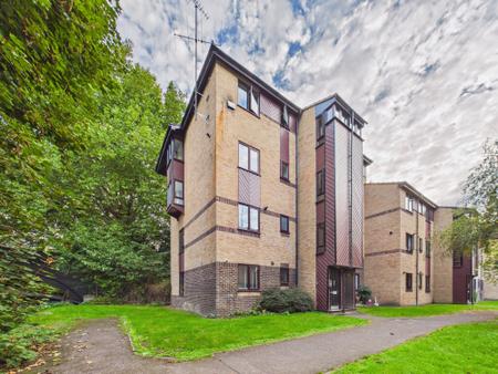 1 bedroom Flat to let in St Pauls Court