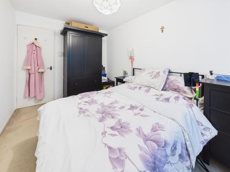 1 bedroom Flat to let in St Pauls Court