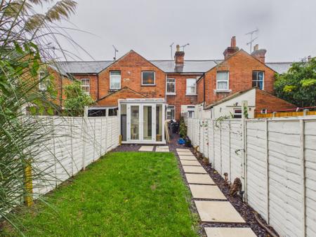 2 bedroom Terraced House for sale in Elm Park Road, West Reading, Reading, RG30