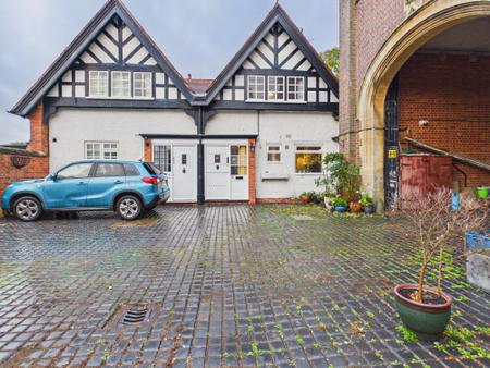2 bedroom Cottage to let in Stable Cottage, Pangbourne, RG8