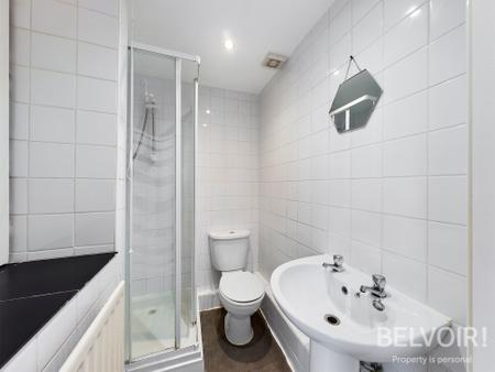 2 bedroom Flat to let in Bertelin Road, Stafford, ST16
