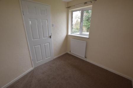 3 bedroom Semi-detached house to let in Eliot Way, Stafford, ST17
