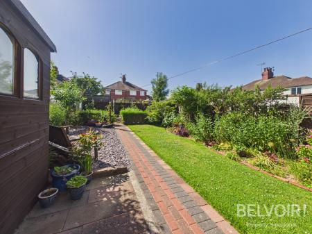 3 bedroom Semi-detached house for sale in Hollinshead Avenue, Newcastle Under Lyme, ST5