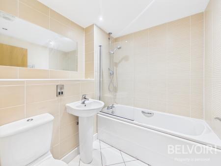2 bedroom Flat for sale in Limelock Court, Newcastle Road, Stone, ST15